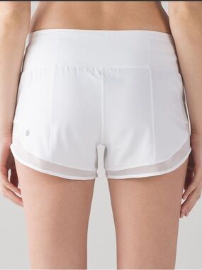 Lululemon Mind Over Miles Short White Size 6 Preppy Coastal Low Rise Workout